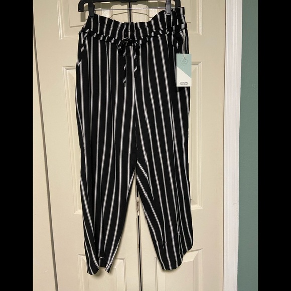 Ci Sono Pants - CI SONO Capri pants